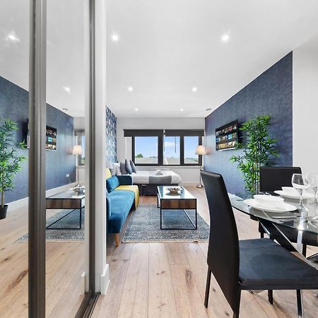 Modern One Bedroom Flat - Sleeps 5 -Near Heathrow - London Ub3 Zewnętrze zdjęcie