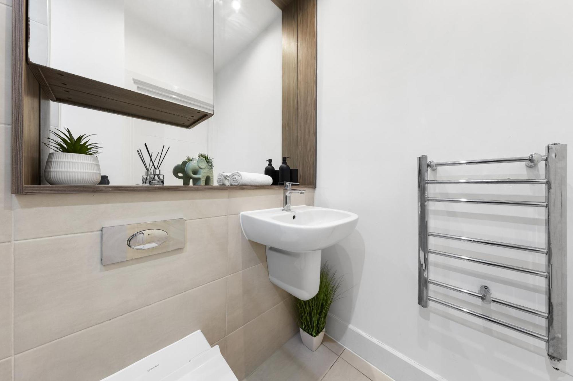 Modern One Bedroom Flat - Sleeps 5 -Near Heathrow - London Ub3 Zewnętrze zdjęcie